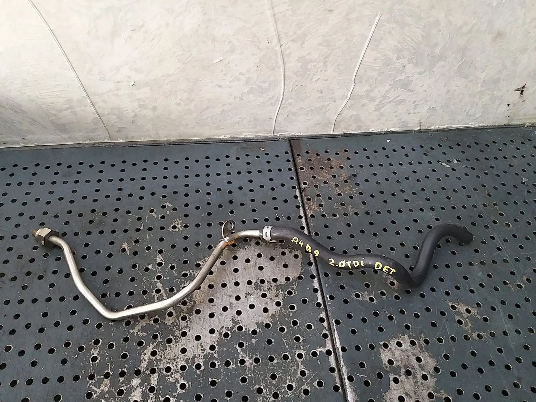 Conducta combustibil 2.0 tdi audi a4 b9 8w
