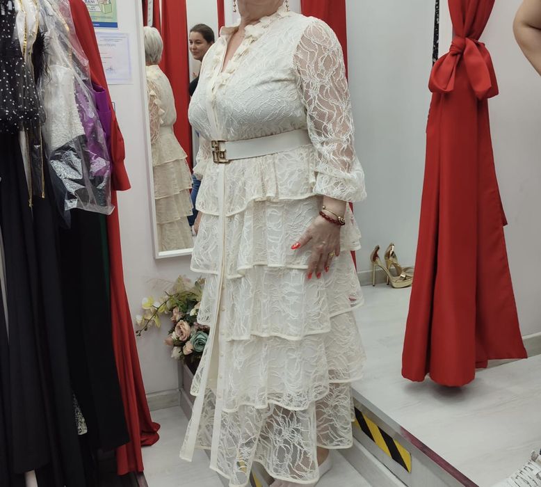 Vand rochie ocazie