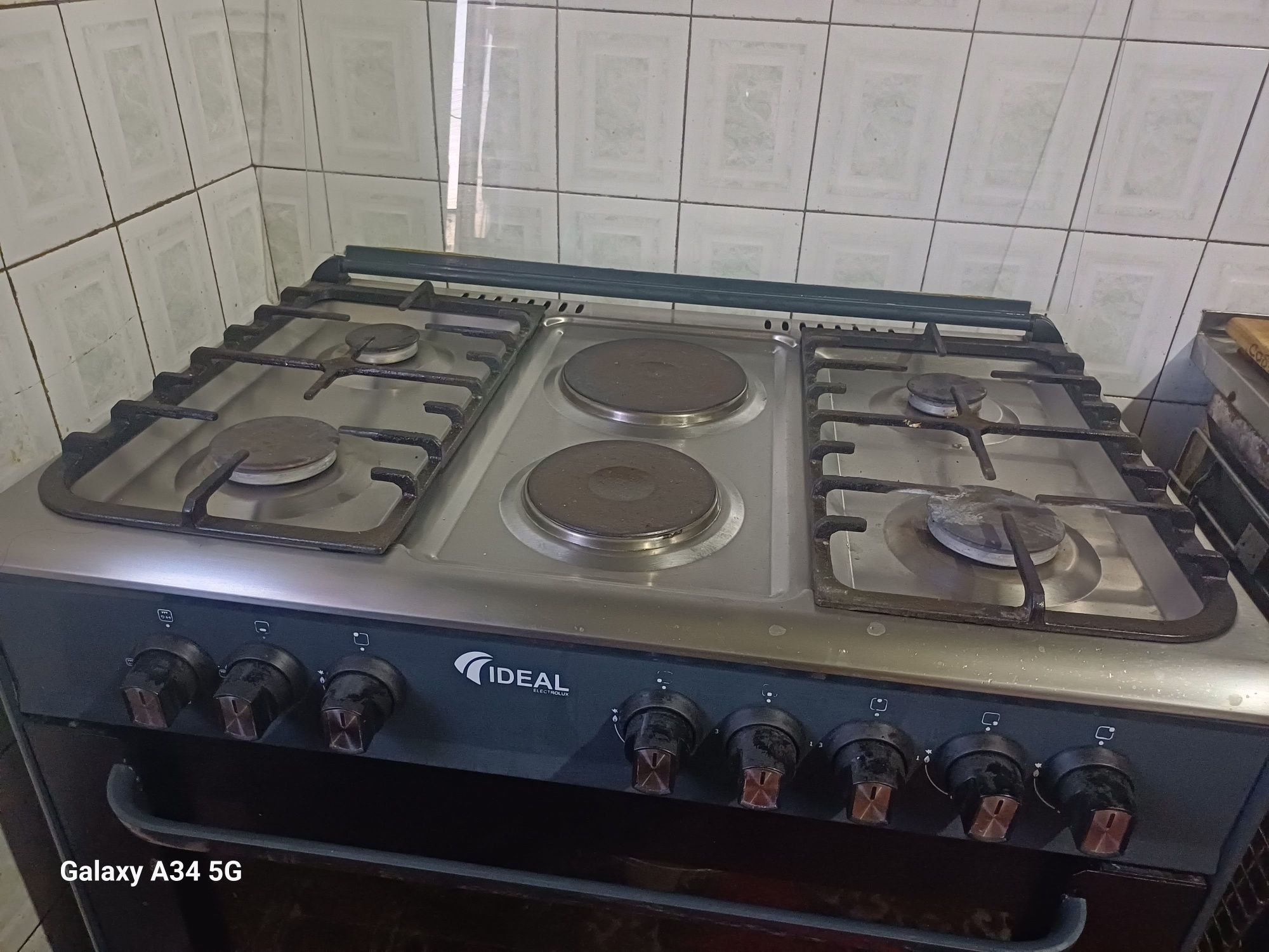 1 yil ishlagan holati yangi hali gaz plita 6talik
