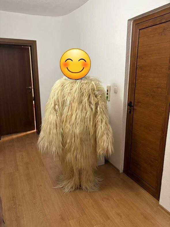 Кукерски костюм...