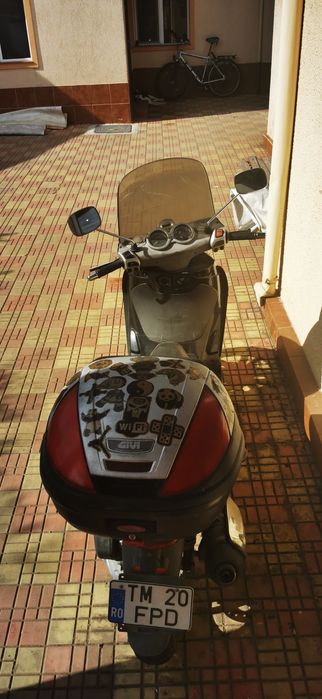 Vand scuter Piaggio Beverly 250 cc