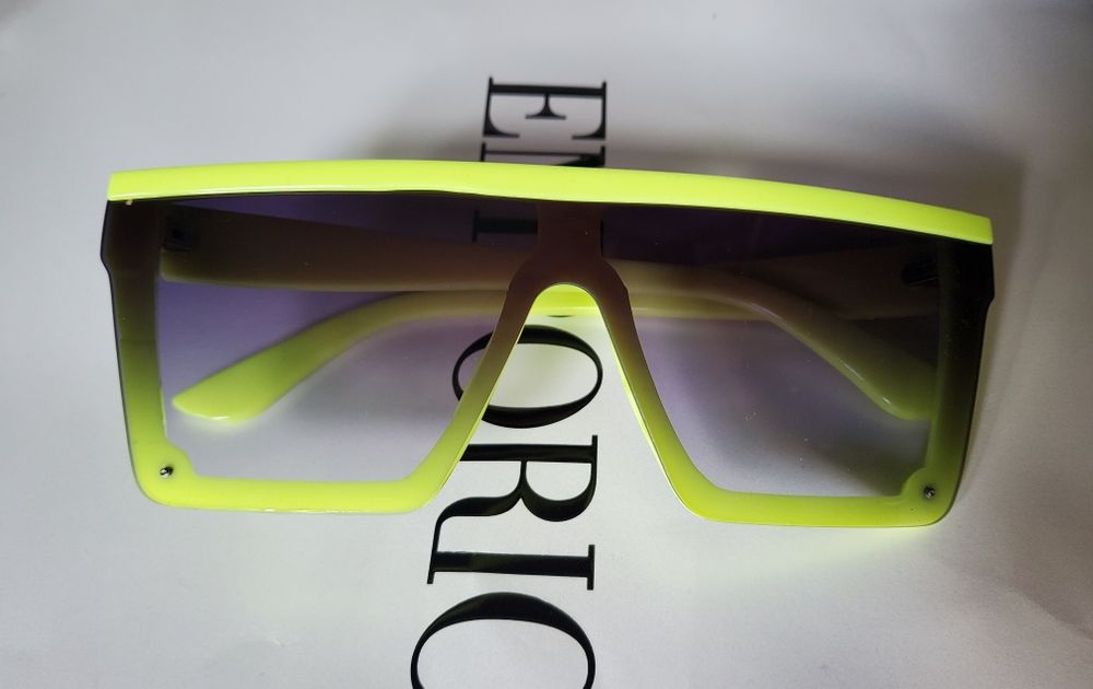 Ochelari oversize superbi !