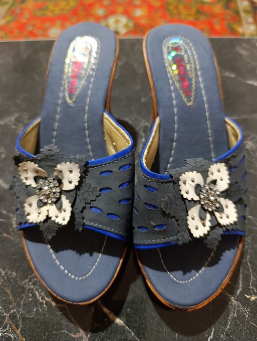 Продам обуви дешевле почти новые