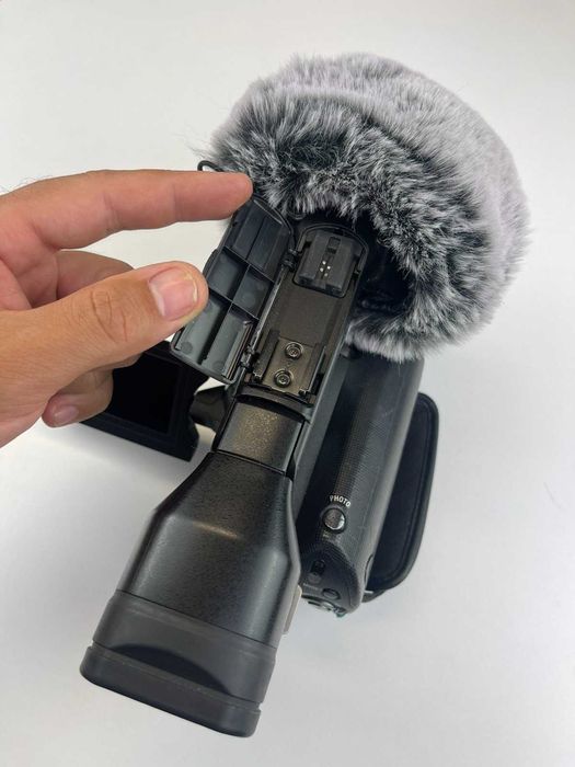 Видеокамера Sony NEX-VG10