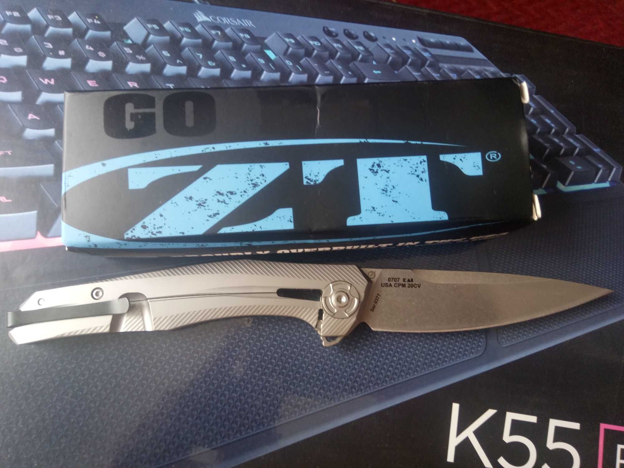 Нож със стомана D2, дръжка G10 и карбон
