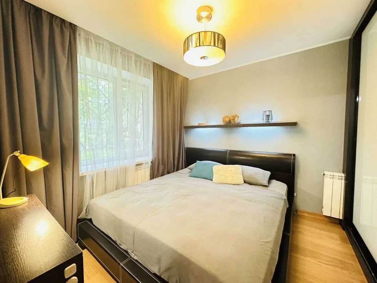 Дава се под наем Тристаен апартамент в София, Зона Б-5 - 100 кв.м за 612 € - Снимка #4