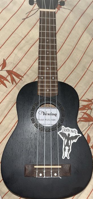 укулеле новая(черная)