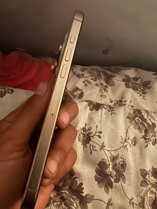 Iphone 16 pro max simkartali
