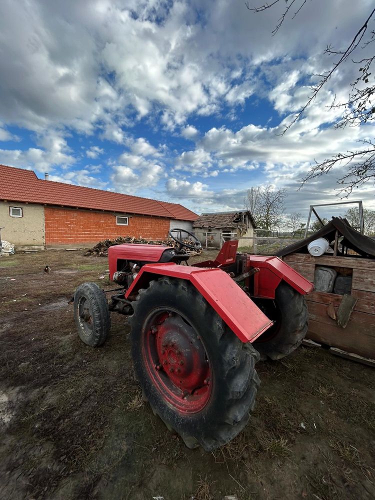 Tractor field boy