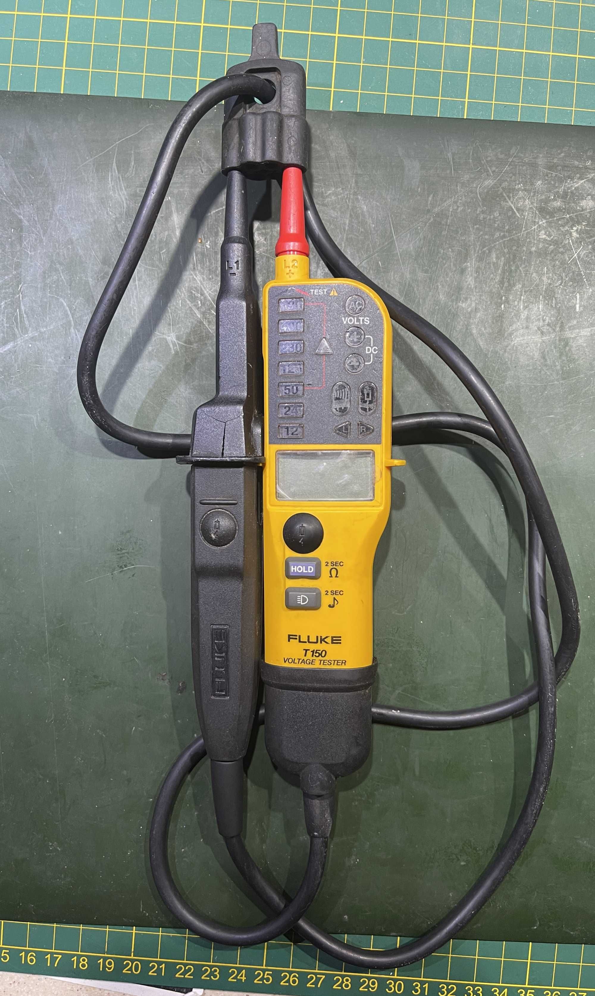 FLUKE T150 тестер за напрежение