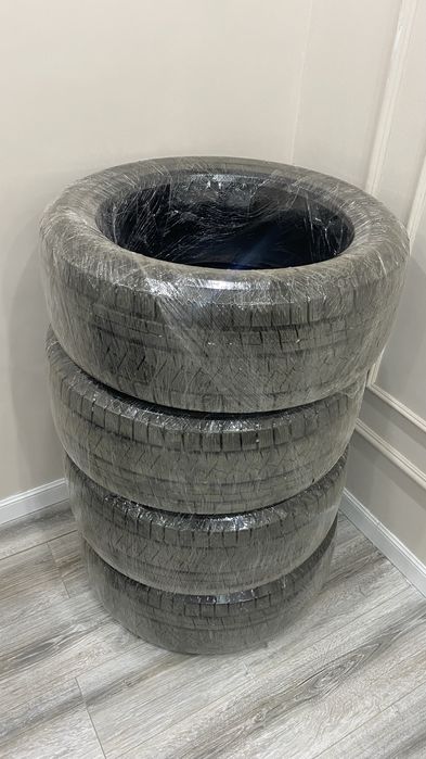 Шина зимняя Triangle 235/45/R18 НОВАЯ