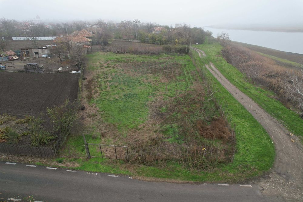 Teren intravilan langa lac, comuna Jilavele, 16.7 euro/mp