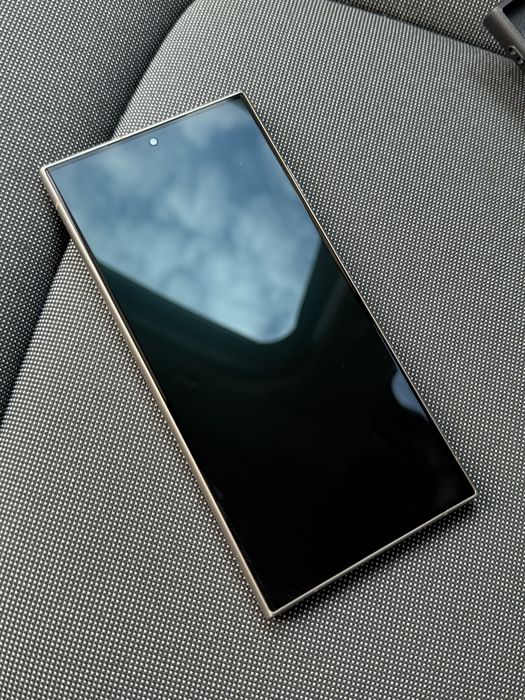 Samsung s24 ultra -за части/ремонт !