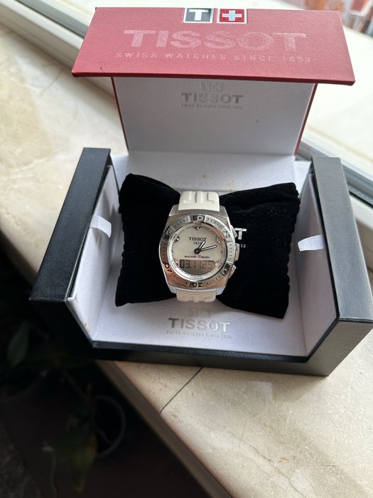 Часовник TISSOT T002520A