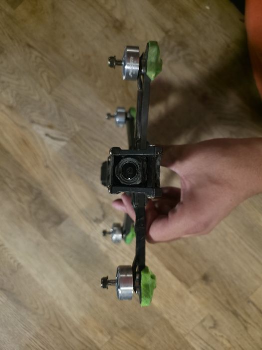 Злобен и Настроен FPV Дрон