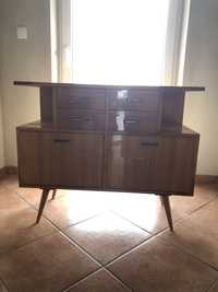 Vand un mobilier