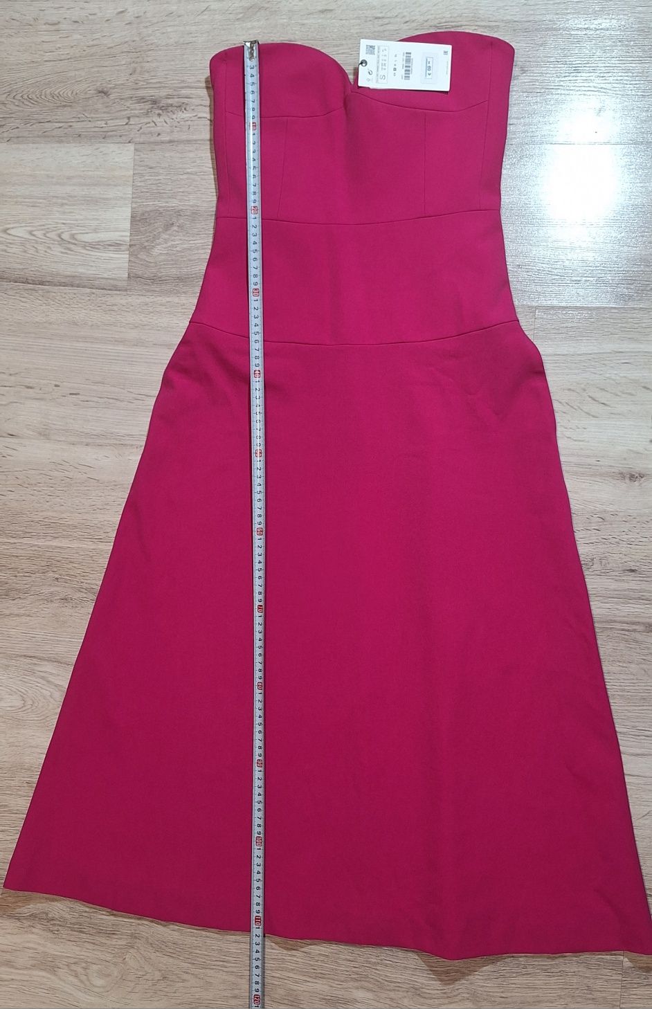 Rochie Zara fuchsia cu croială dreaptă şi

buzunare - marime S