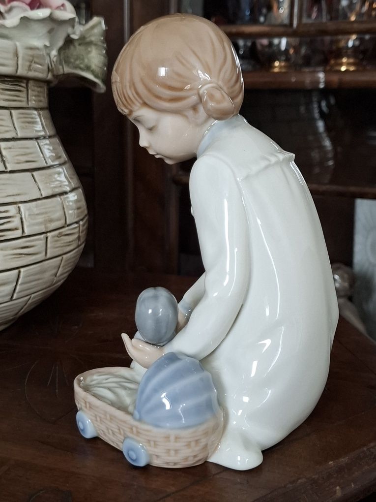 Ретро порцеланова фигура  Nao by Lladro