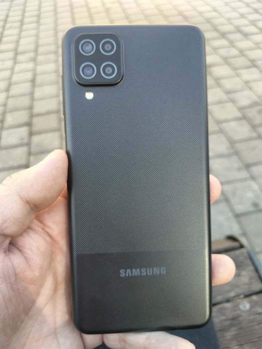 Продам Samsung A12 64gb