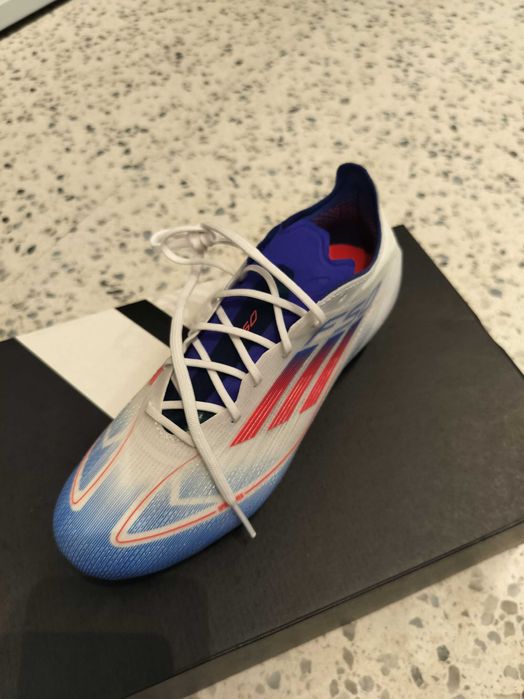 Чисто нови професионални бутонки Adidas F50 Elite AG