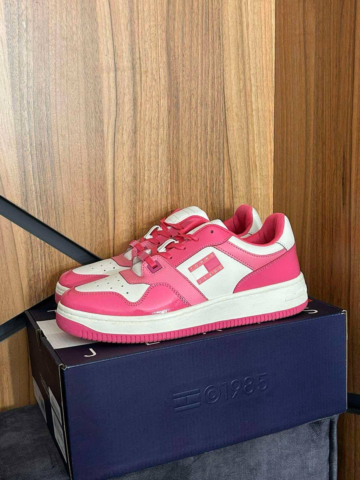 Обувки Buffalo и Tommy Hilfiger