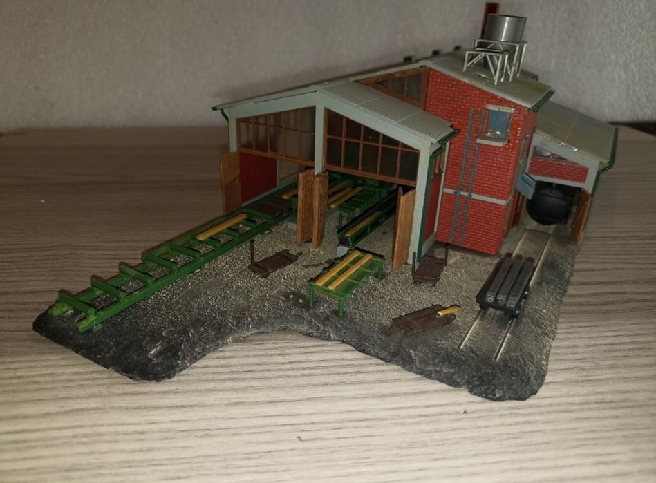 Kibri 39816 depozit trenulet electric H0

Clădire scara 1:87, potrivit