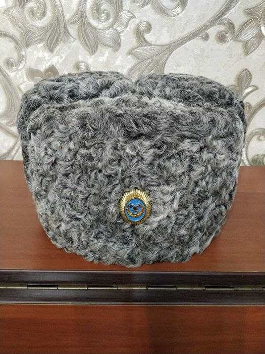 каракулевая шапка