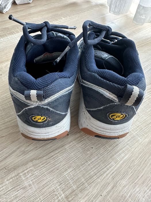 Adidasi cu roti Heelys