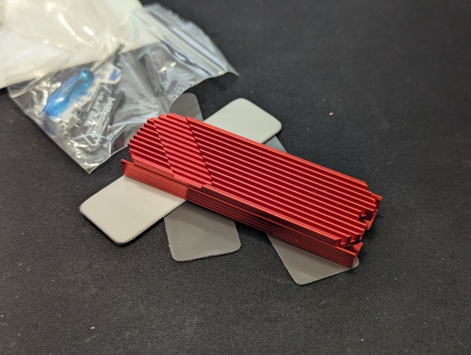 Radiator/cooler pasiv SSD M2 rosu