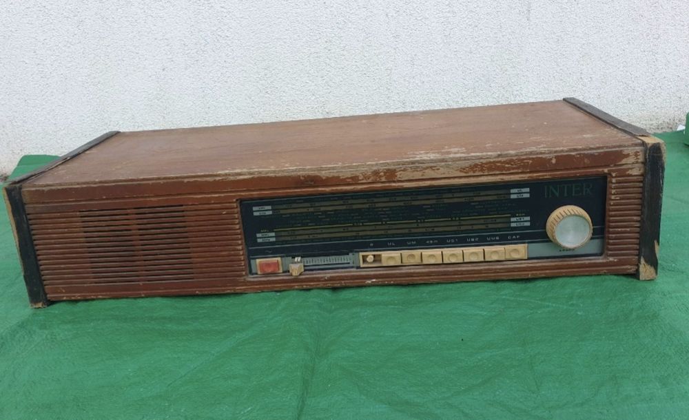 Vând Radio vechi Inter model RST 6-78 made Romania