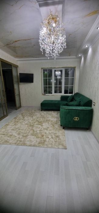 Квартира продается 2/4/4 на Ц 1