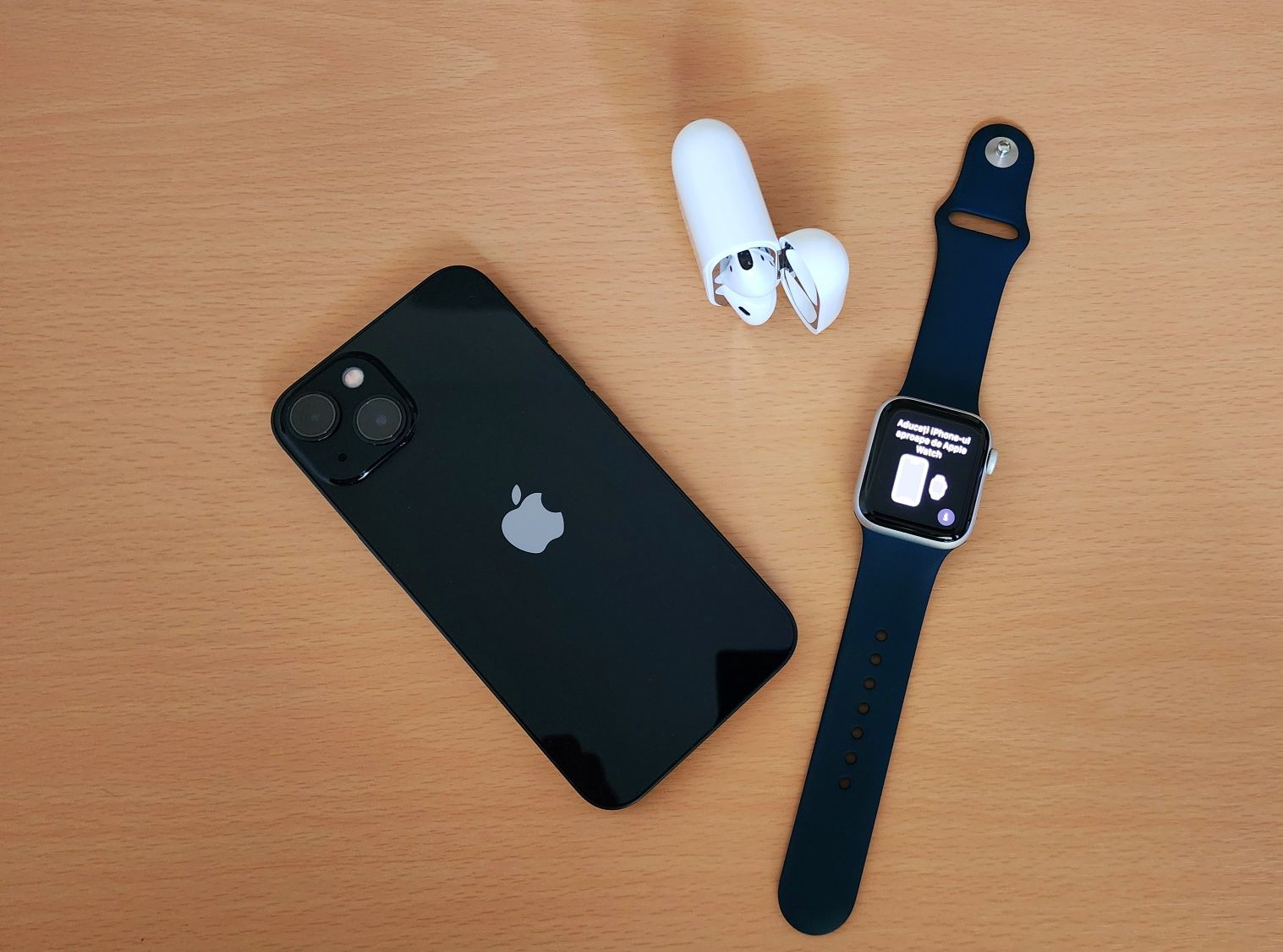 IPhone 13 Aproape nou, pachet complet cu Applewatch SE si Airpods 2