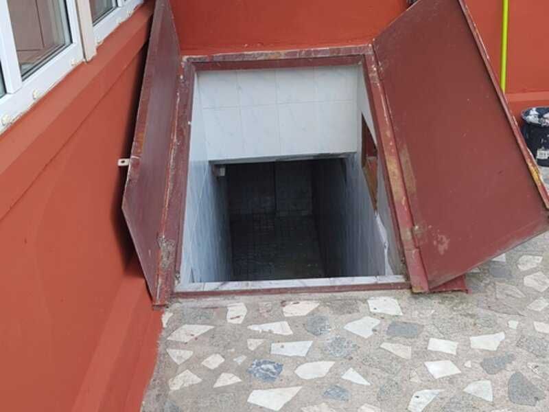 Casa Damaroaia, singur curte suprafata totala 400mp, nemobilata.