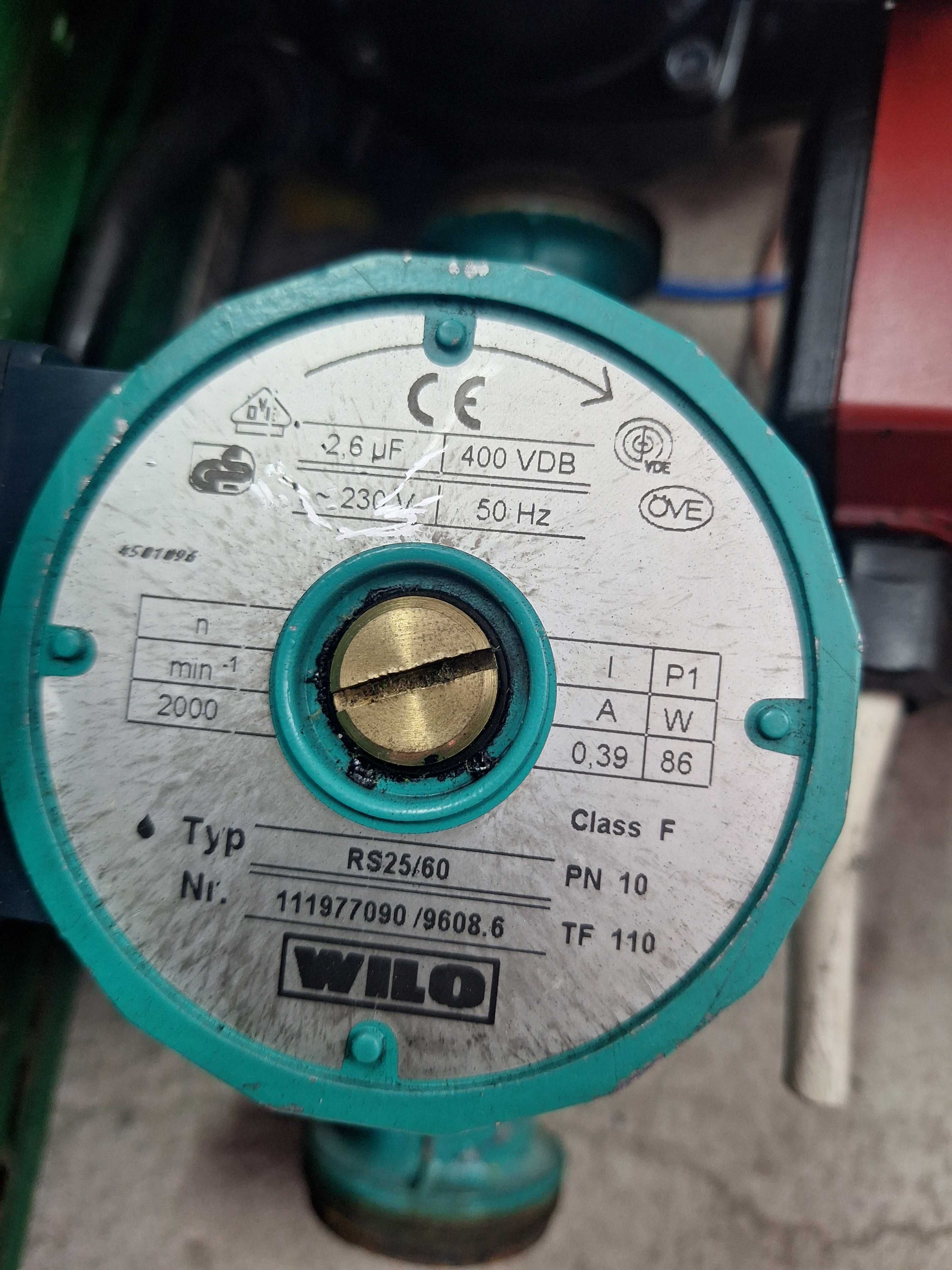 Продавам циркулационна помпа.