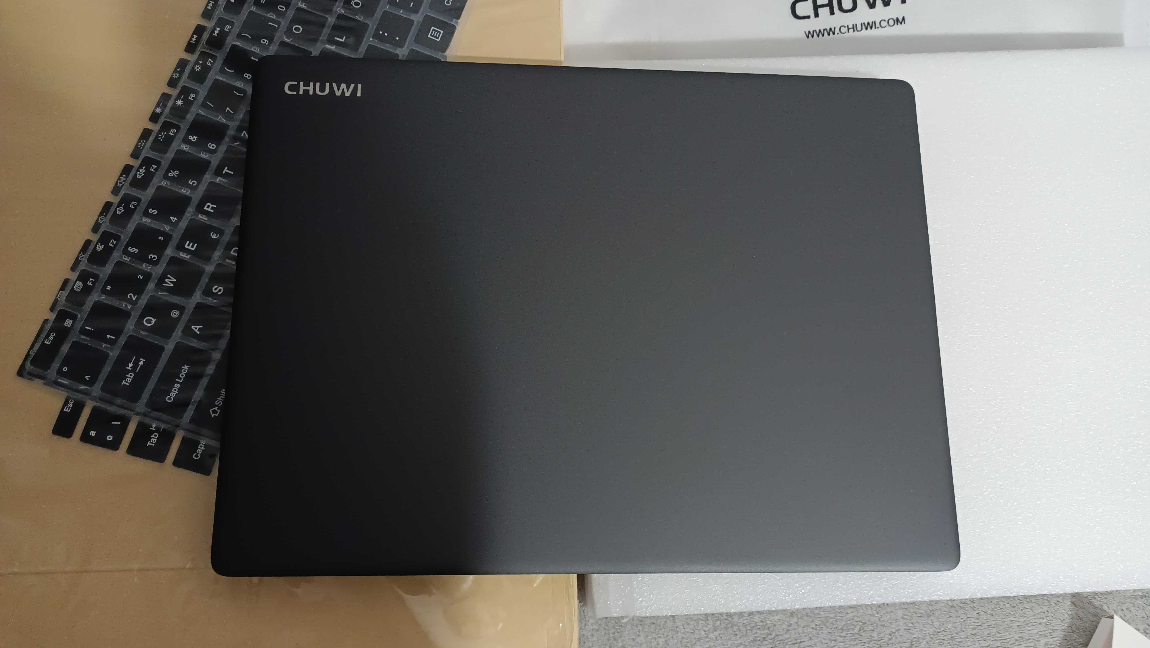 Display  Chuwi GemiBook Pro 14  (an  2022)  ,Intel J4125, NOU