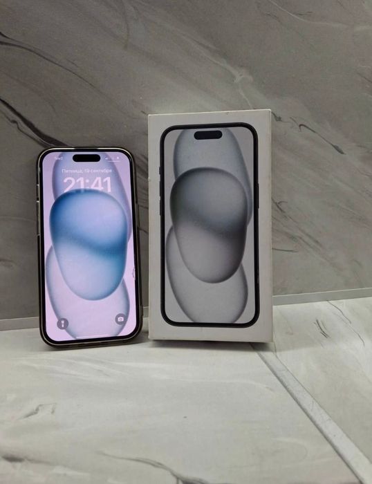 Продам айфон 15 на 128 гб