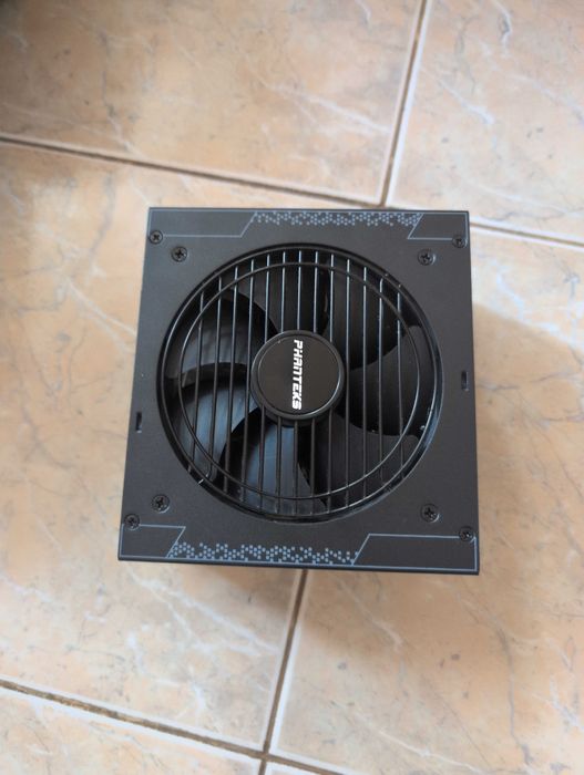 Компютърно захранване - Phanteks AMP 650 W 80+ Gold Certified