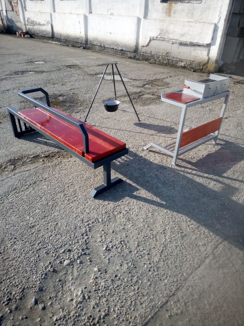 Mobilier gradină , bancuta ,gratar , suport ceaun.