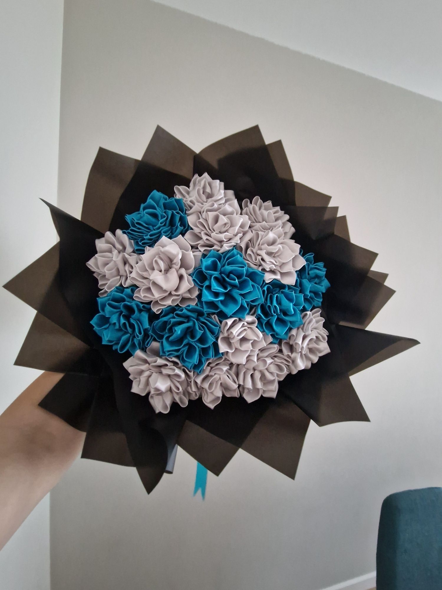 Buchet de flori din satin