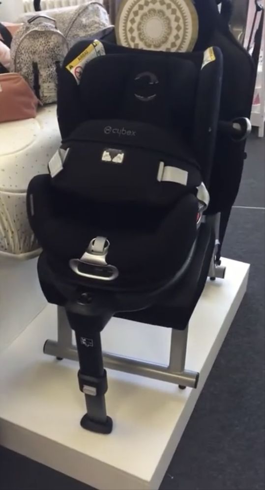 Cybex Sirona Q i-Size столче за кола с база
