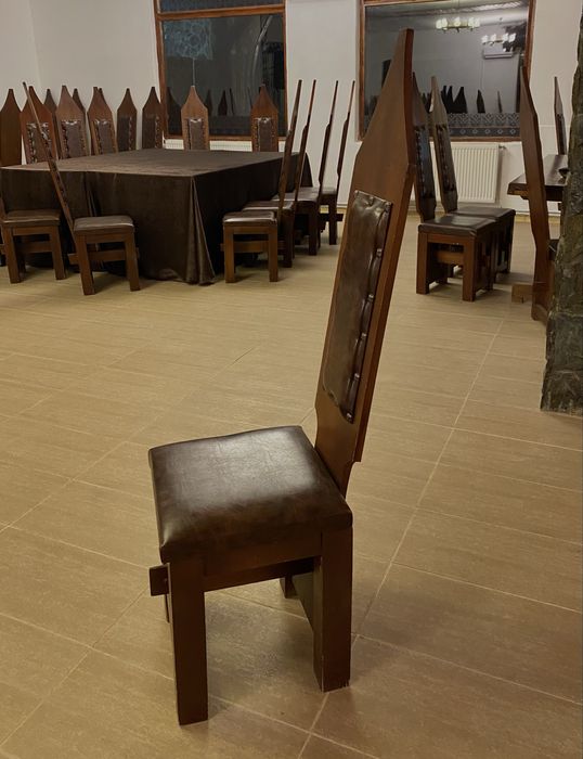 Scaune Medievale pentru/ restaurante / hoteluri/ livinguri/ terase etc
