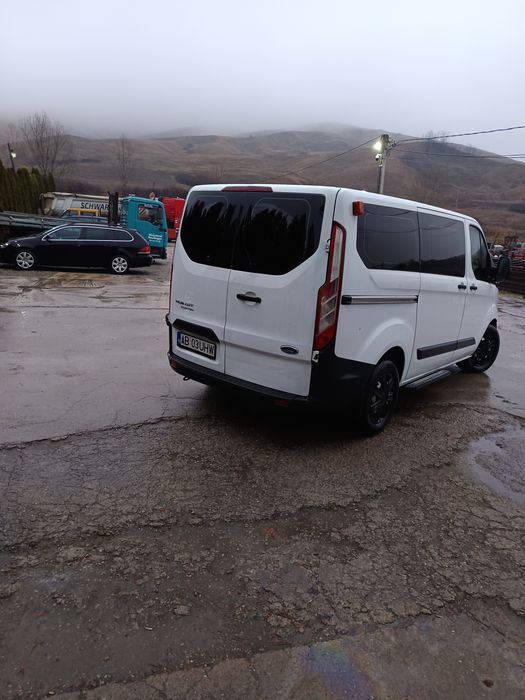 Vând Ford tranzit custom 8+1locuri