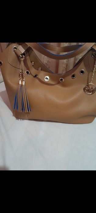 Vând geantă din piele pentru damă marca Michael Kors