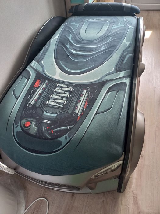 Продам детский кровать машинку