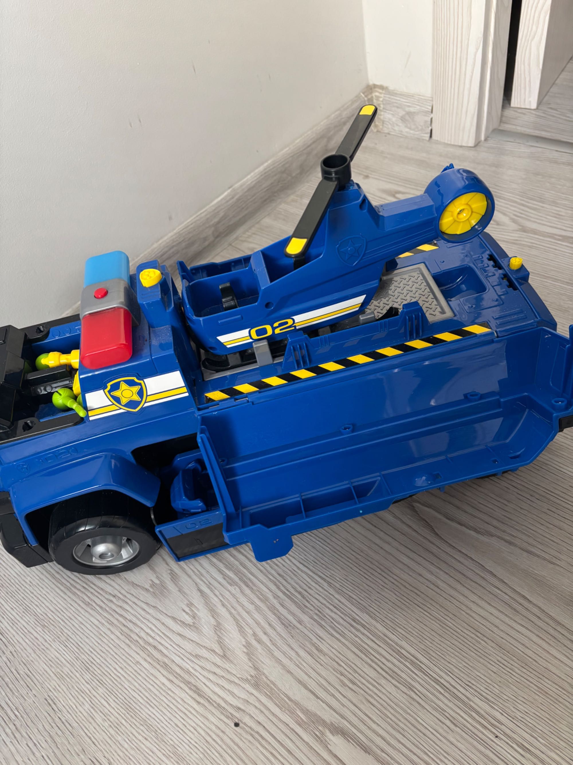 Paw patrol полицейски камион на Чейс