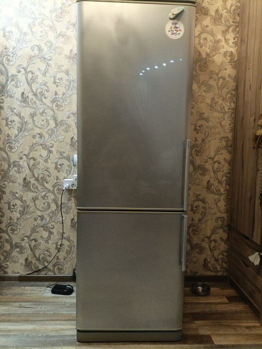 Продам холодильник