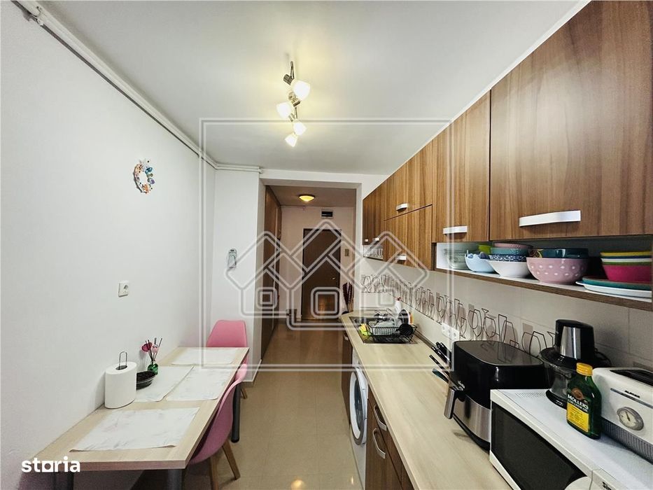 Ap cu 2 camere si balcon, zona Mihai Viteazu, etaj 5\/10