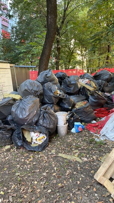 Debarasări,ridicare deșeuri.