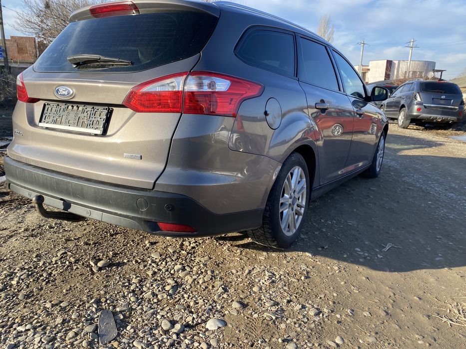 Haion cu lunetă Ford Focus 3 break