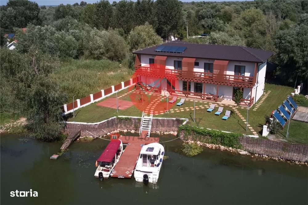 Pensiune moderna in Delta Dunarii, ponton si iaz privat pentru turism